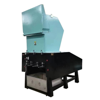 Plastic recycling granulator for injection molding machine line