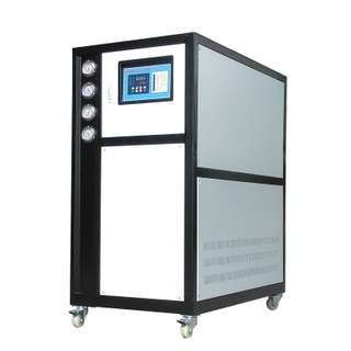 Energy efficient industrial water-cooled chiller for blow molding machine