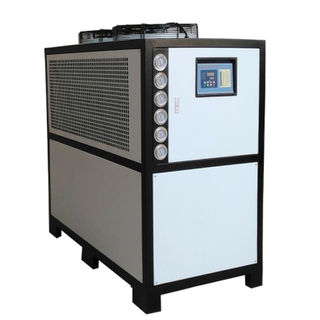 Industrial water chiller for plastics manufacturing